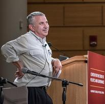 Tom Friedman stands at a podium at the Humphrey School Sept. 23, 2019