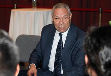 Colin Powell speaking to a group of students in 2006